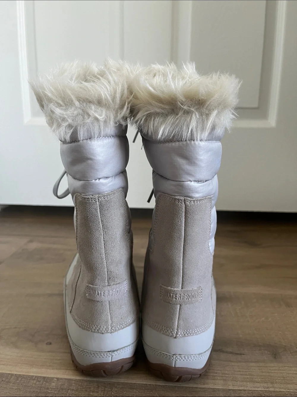 The North Face Women's Light Beige Faux-Fur Lace-Up Winter Boots Waterproof